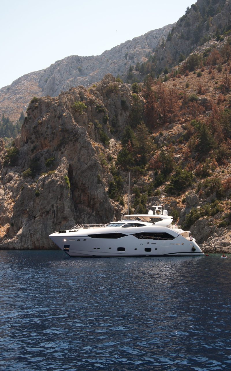 gnsyachting-catamaran-booking-motor-yacht-greece-holiday-4