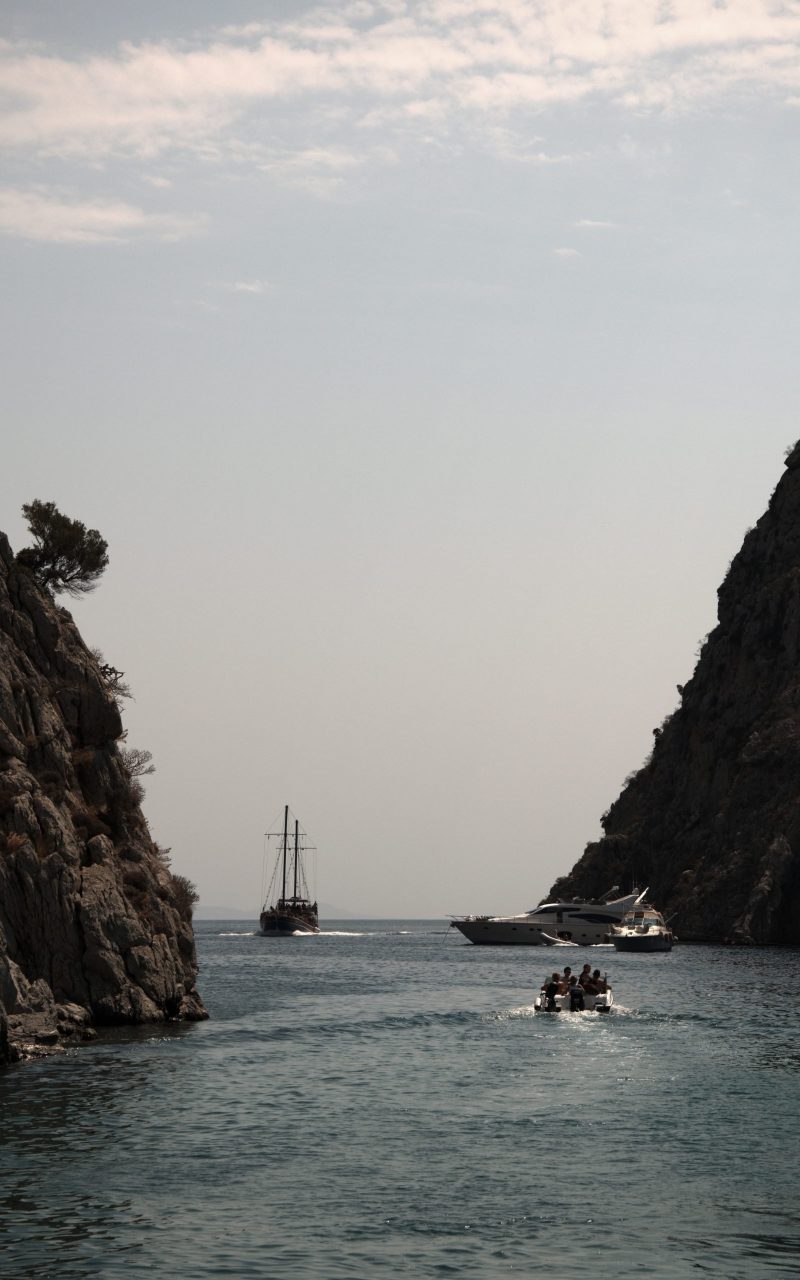 gnsyachting-catamaran-booking-motor-yacht-greece-holiday-6